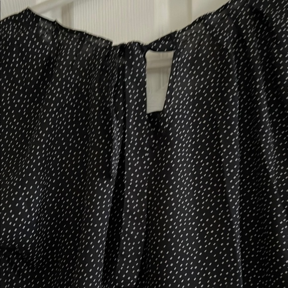 LC Lauren Conrad Black Cap Sleeve Relaxed Blouse - Picture 3 of 3